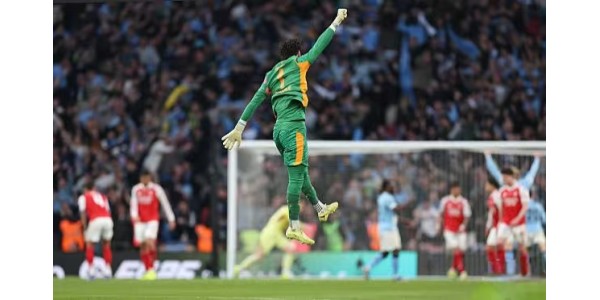 Las tres paradas consecutivas de Trafford aseguran el noveno título de la Copa de la Liga para el Manchester City